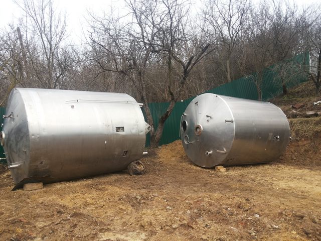 Containers made of stainless steel. 11 m3 steel termos, asepticheskie, Italy 2 pcs